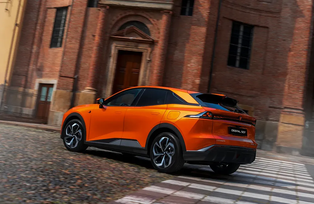 Traseira do Changan Deepal S07 Laranja